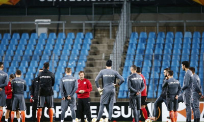 Ντουντελάνζ – Ολυμπιακός: Η «ερυθρόλευκη» διαδρομή ως το γήπεδο (video)