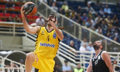 Πλήγμα στην ΑΕΚ με Ξανθόπουλο