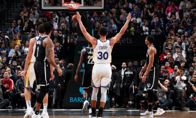 NBA: Από άλλο πλανήτη Κάρι και Ντουράντ, πρώτη νίκη για Θάντερ (video)