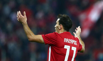 Δύο εικόνες, χίλιες λέξεις: Η κακή αγωνιστική παρουσία του Ολυμπιακού στο πρώτο ημίχρονο (photos)