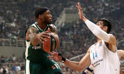 Κίνα: «Ντύθηκε» Ρόουζ κι έβαλε «50άρα» ο Ντένμον!