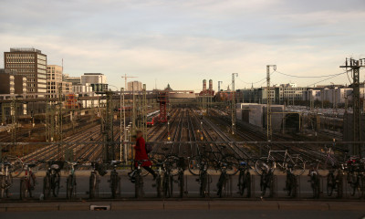 Υποδοχή της Μπάγερν στην ΑΕΚ με live εκτέλεση του ύμνου (video)