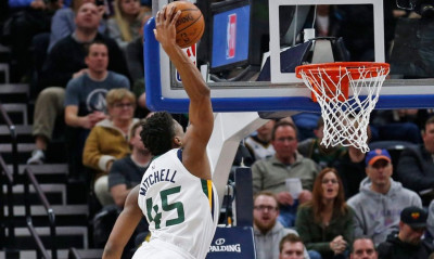 Έλα να δεις τον Μίτσελ να κάνει ΠΛΑΚΙΤΣΑ στους Ντόντσιτς και Κλέμπερ