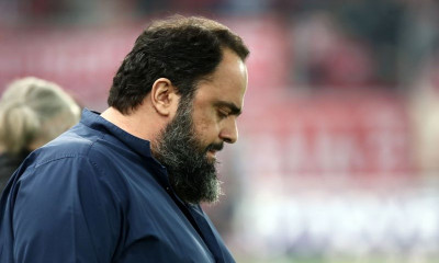 Ολυμπιακός – Παναθηναϊκός: Στον αγωνιστικό χώρο ο Μαρινάκης (photos)