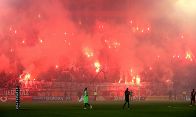 Ολυμπιακός-Παναθηναϊκός: Χαμός και καθυστέρηση στο ντέρμπι - Έβαλαν «φωτιά» στις εξέδρες (photos)