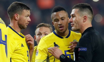 Το σκάνδαλο της χρονιάς στο Τουρκία-Σουηδία και η απίστευτη ατάκα του Μπεργκ (video)