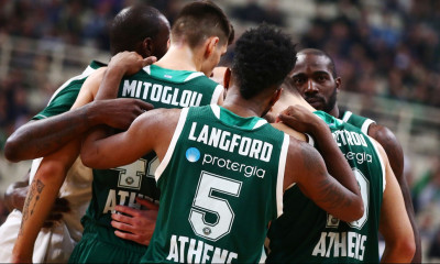 Ένας - ένας βγαίνουν μπροστά