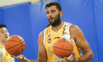 Κίνα: Μέγας Μπουρούσης, έκανε εντυπωσιακό τριπλ νταμπλ!