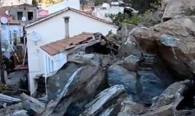 Μυτιλήνη: Συγκλονιστικές εικόνες από κατολίσθηση βράχων που «κατάπιαν» σπίτια (pics-vid)