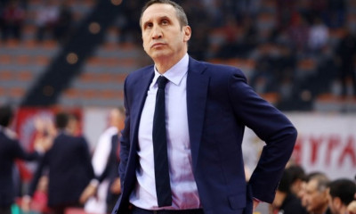 Μπλατ: «Κοιτάζουμε την αγορά για παίκτη»