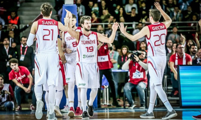 Προκριματικά Παγκοσμίου Κυπέλλου: Στο νήμα η Τουρκία (photos+video)