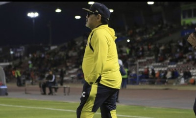 Απίθανος Μαραντόνα δίνει μοναδικό σόου! (vid)