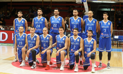 Δεν είναι… μόνη στο Βελιγράδι η Εθνική (photos)