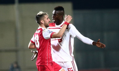 Ξάνθη-Ολυμπιακός: Χαμός στον αγωνιστικό χώρο με πρωταγωνιστή Σισέ (vid & photos)