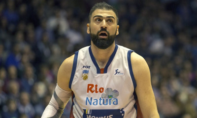 Το σόου του «ασταμάτητου» Βασιλειάδη (video)