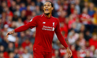 Champions League: Αλητεία Φαν Ντάικ στον Μέρτενς (video+photos)