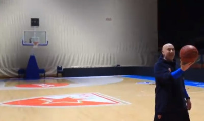 Ο γυμναστής του Ερυθρού Αστέρα «ντύθηκε» Στεφ Κάρι! (video)