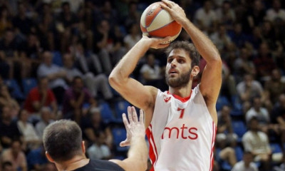 Εξαιρετικός Περπέρογλου οδηγεί τον Ερυθρό Αστέρα