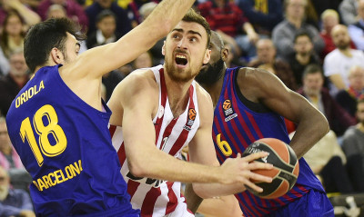 Μπαρτσελόνα-Ολυμπιακός 60-69: «Θηρίο» Μιλουτίνοφ και άμυνα «έπνιξαν» τους Καταλανούς!