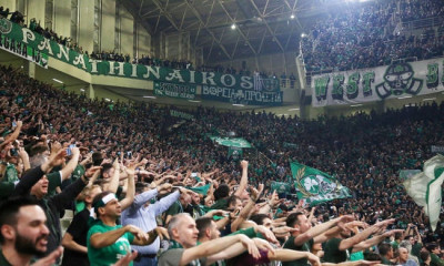 Οπαδοί του Παναθηναϊκού στο ΟΑΚΑ