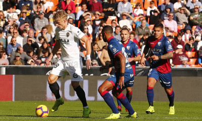 Νίκη στην εκπνοή για Βαλένθια! (vid)