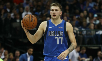 Ο Ντόντσιτς ζήτησε συγνώμη σε «μπόμπιρα» δίνοντας τη φανέλα του! (vid)