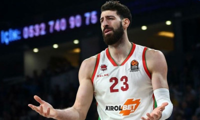 Απίστευτος Σενγκέλια: Έσπασε το ταμπλό! (video+photos)