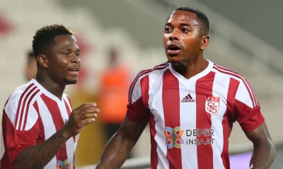 Στην Μπασάκσεχιρ ο Ρομπίνιο!