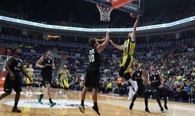 «Πάτησε» την Νταρουσάφακα η Φενέρμπαχτσε!