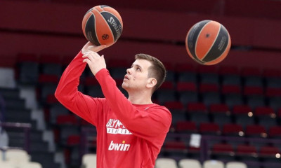 Ολυμπιακός: Προπονήθηκε ο Αγραβάνης, πάλι εκτός ο Τίμα