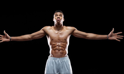 «Τρελάθηκε» με τον Γιάννη Αντετοκούνμπο ο «Rock» (video)