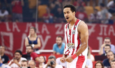 Σέρνει την ΚΑΕ Ολυμπιακός στα δικαστήρια ο Ρόμπερτς!