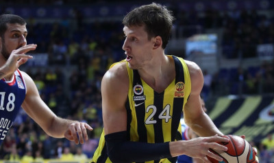 Φενέρμπαχτσε: Έγραψε ιστορία ο Βέσελι (photo+video)