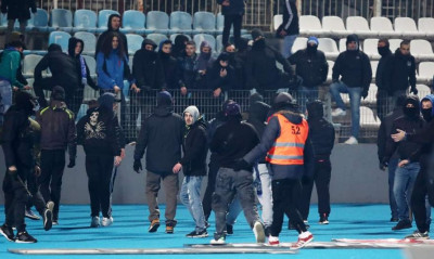 Ξέσπασε και στα... δοκάρια η ΑΕΚ, έξαλλοι οι οπαδοί του ΠΑΣ! (photos)