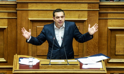 «Πέρασε» η ψήφος εμπιστοσύνης στην κυβέρνηση Τσίπρα - Τον στήριξαν οι «πρόθυμοι»