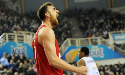 Με Μιλουτίνοφ ο Ολυμπιακός κυνηγά την τετράδα