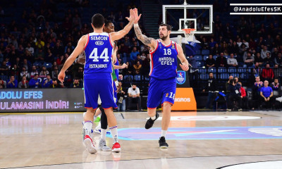 Αναντόλου Εφές-Νταρουσάφακα 82-68: Με Μόερμαν τον «εμφύλιο» (photos)