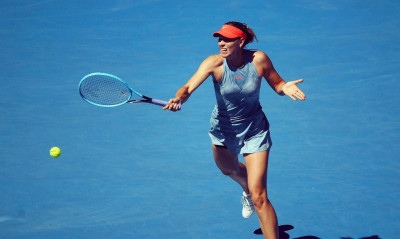 Τσιτσιπάς: Υποκλίθηκε στον Έλληνα Θεό και η Σαράποβα! (photo)