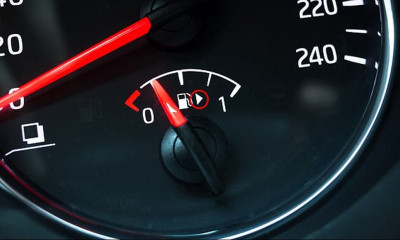 Τρελό σκάλωμα:Τι ρόλο βαράει ΑΥΤΟ το βελάκι δίπλα στο κοντέρ της βενζίνης;