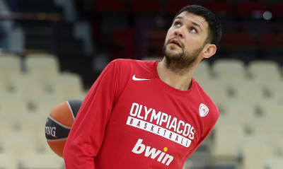 Ολυμπιακός-Μπαρτσελόνα: Παίζει ο Παπανικολάου