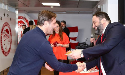 Ολυμπιακός: Η ομιλία Μαρινάκη στους παίκτες εν όψει ΠΑΟΚ!  (photos)