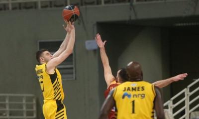 AEK: Στο νοσοκομείο ο Ρογκαβόπουλος