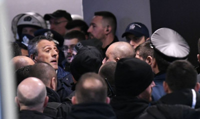 ΠΑΟΚ – Ολυμπιακός: Καταγγελία των Πειραιωτών για χούλιγκαν στα αποδυτήρια!