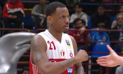 Αρμάνι Μιλάνο: Ο Τζέιμς Νάναλι έπαιξε και για τον Μάικ Τζέιμς!