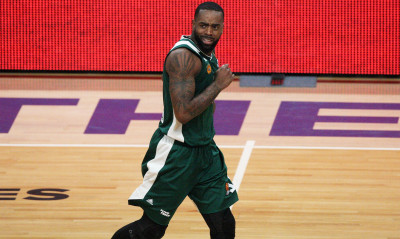 Στον Ερυθρό Αστέρα και επίσημα ο Ρίβερς (video)