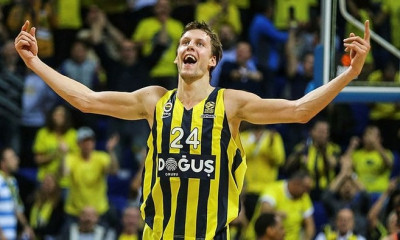 Φενέρμπαχτσε: Ανανεώνει για τρία χρόνια ο Βέσελι!