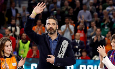 Υπόκλιση στο γήπεδο της Ρεάλ για τον μεγάλο Χουάν Κάρλος Ναβάρο! (video)