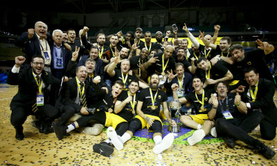 ΟΛΟΚΛΗΡΟΣ ο θρίαμβος της «παγκόσμιας» ΑΕΚ (video)