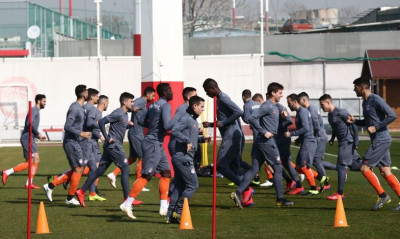 Ολυμπιακός: Νοκ -άουτ για Ντιναμό Κιέβου ο Ομάρ (photos)