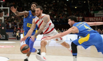 «Καθάρισε» ο Τζέιμς για την Αρμάνι Μιλάνο